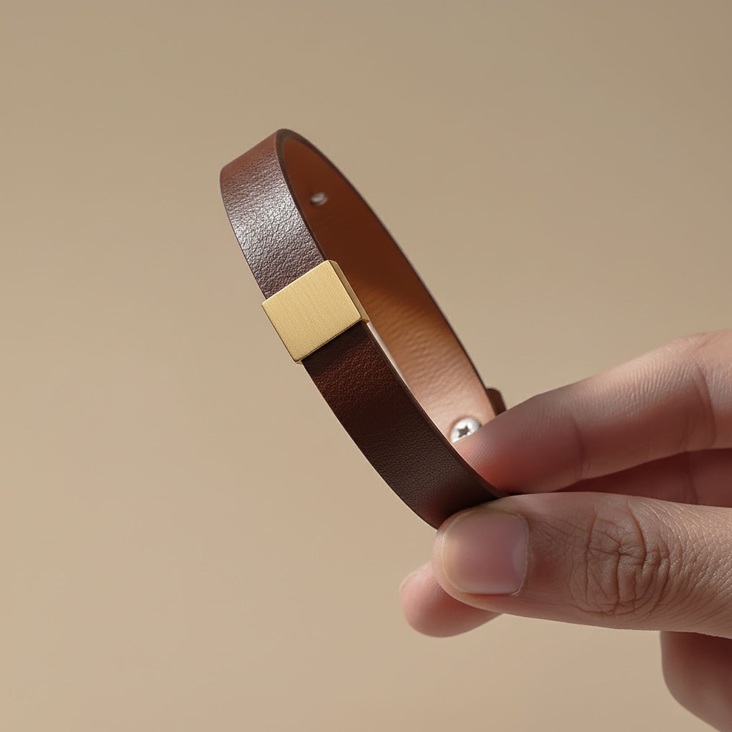 Bracelet Homme Gravé — Le Message Caché | Cuir & Acier